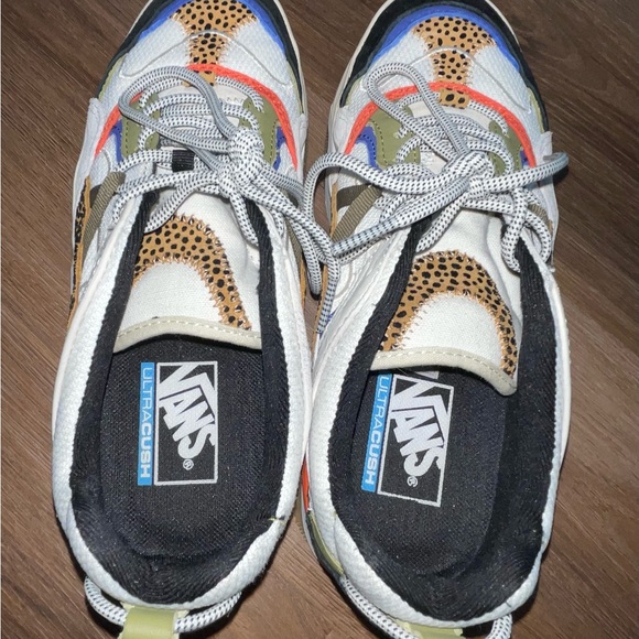 Vans Cheetah print sneakers 🐆 size:9 in women’s 🤩 - Picture 4 of 5